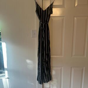 Forever 21 Women's Black and White Jumpsuit
